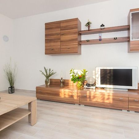 Apartment Dajana Pinezići エクステリア 写真
